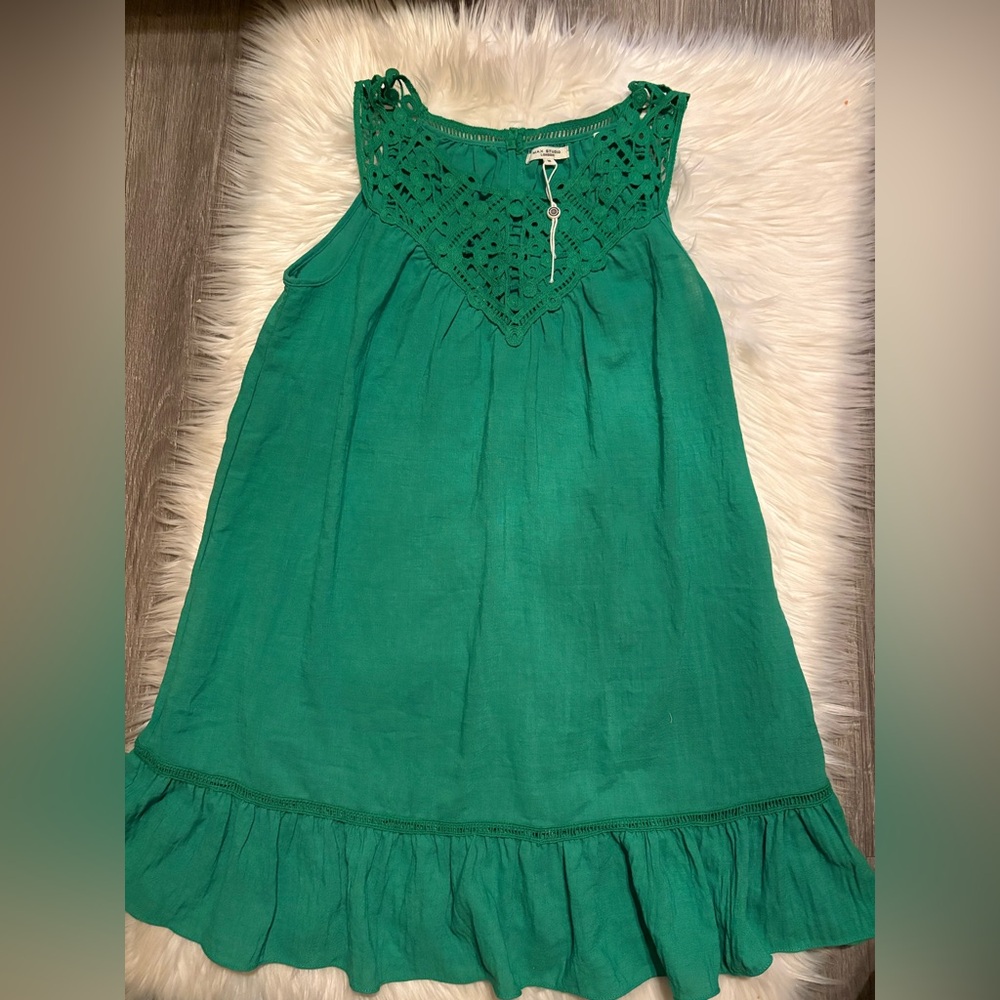 Green Sleeveless Lady Dress